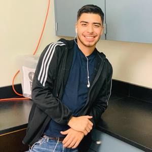 Meet your Posher, Carlos